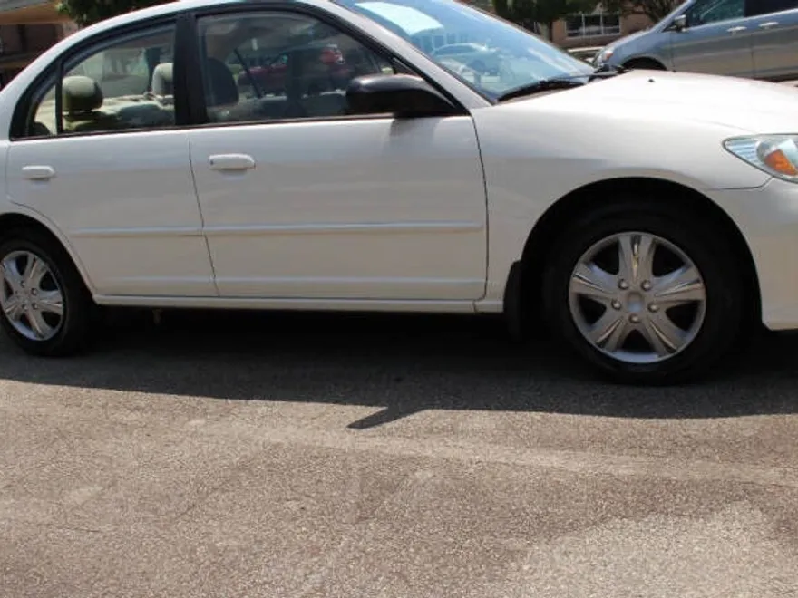 2004 Honda Civic LX photo 1