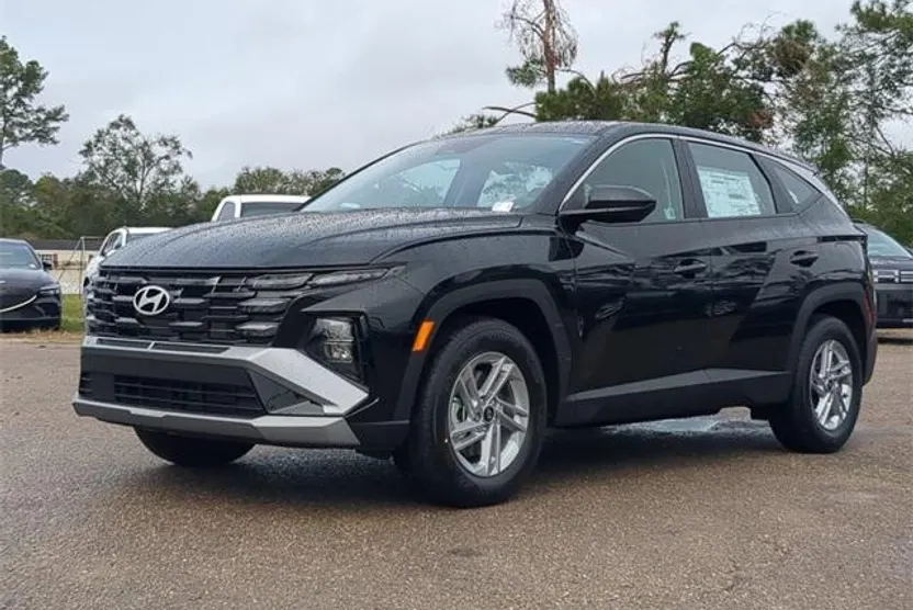 2025 Hyundai Tucson SE photo 1