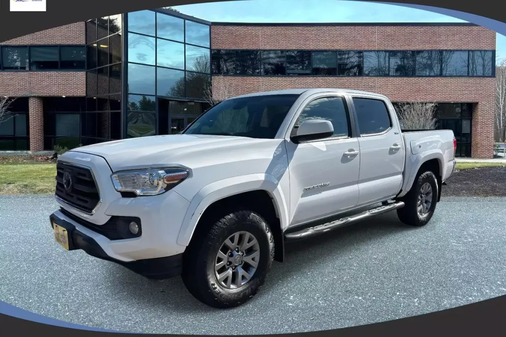 2019 Toyota Tacoma SR5 V6 photo 1