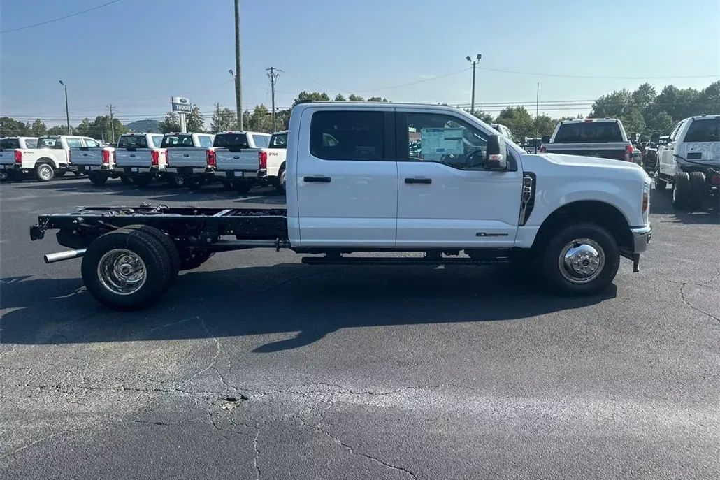 2026 Ford F-350 photo 1