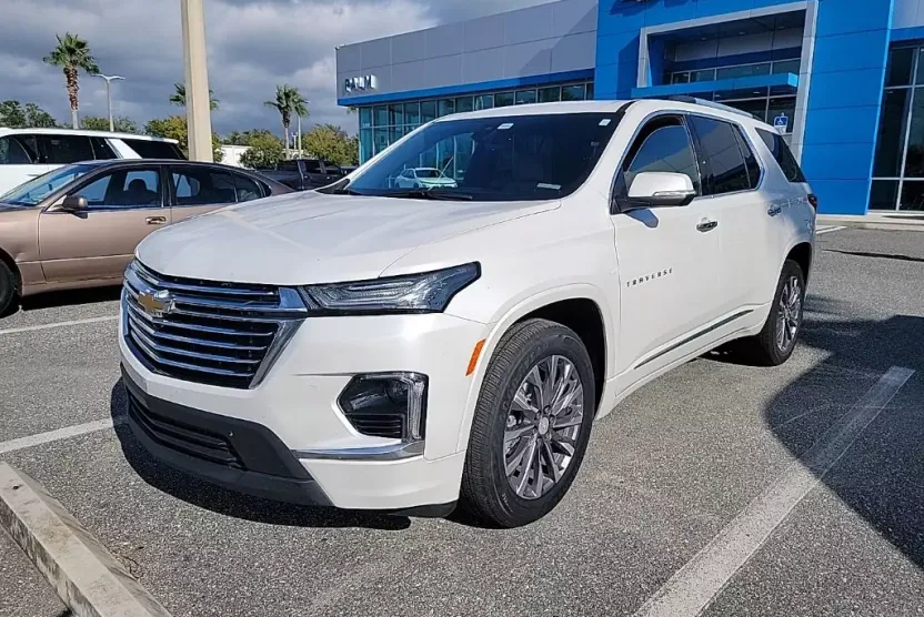 2023 Chevrolet Traverse Premier photo 1