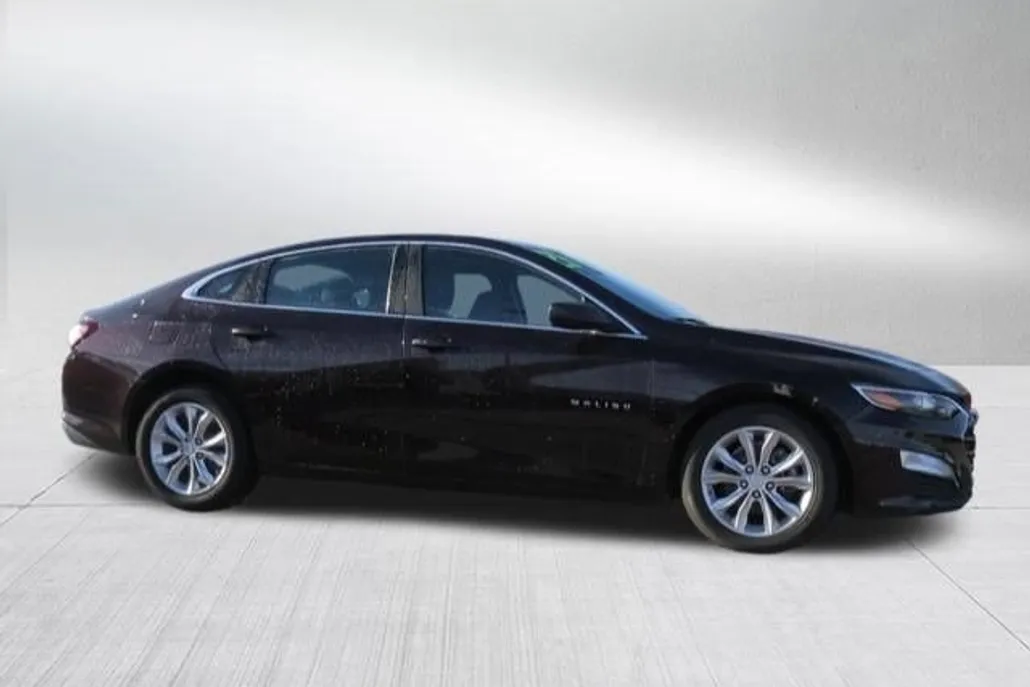 2021 Chevrolet Malibu 1LT photo 1