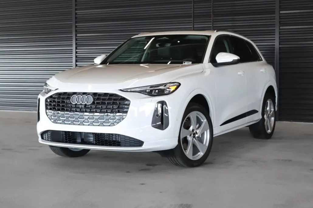 2025 Audi Q5 Premium Plus photo 1