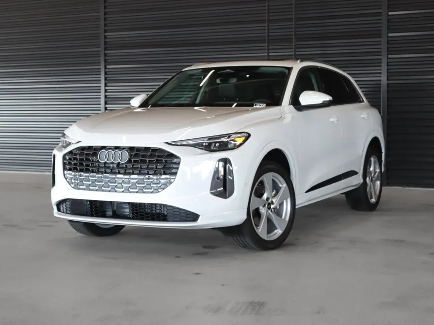 2025 Audi Q5 Premium Plus photo 1