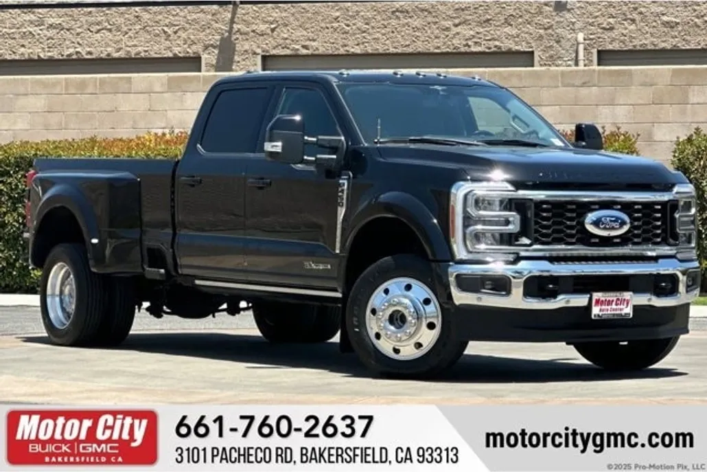 2023 Ford F-450 Lariat photo 1