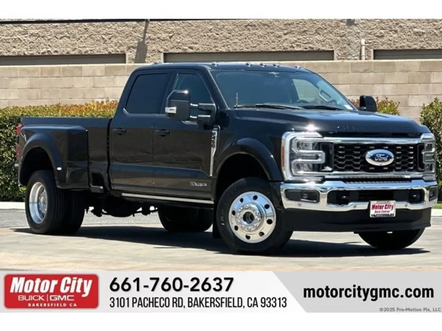 2023 Ford F-450 Lariat photo 1