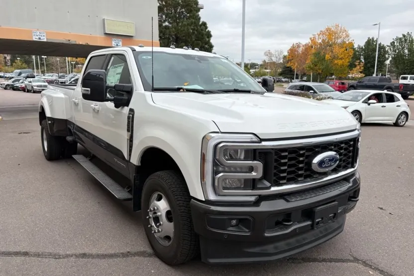2025 Ford F-350 King Ranch photo 1