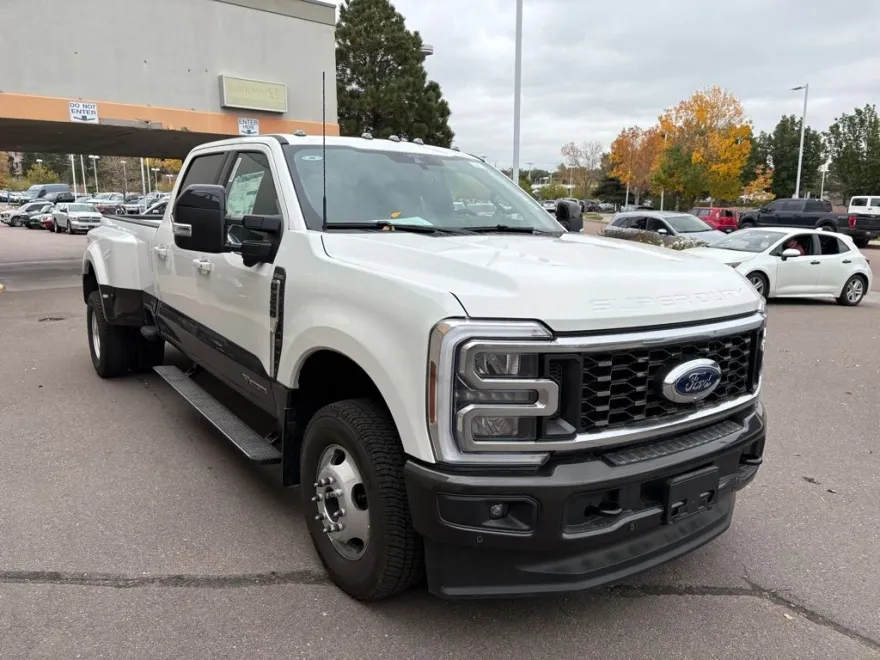 2025 Ford F-350 King Ranch photo 1