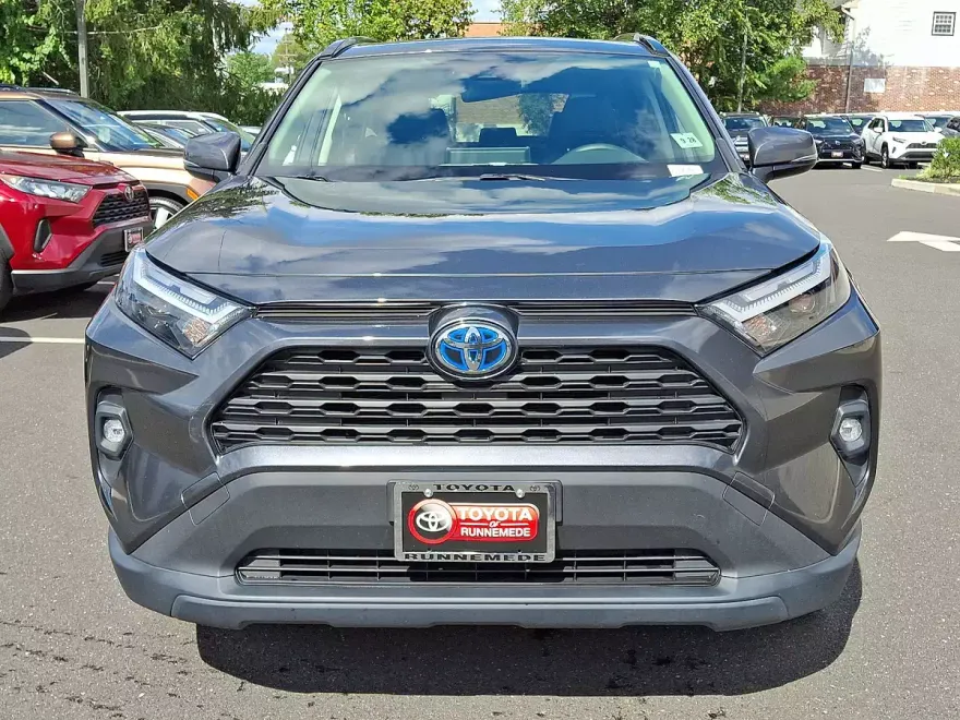 2023 Toyota RAV4 Hybrid XLE Premium photo 1