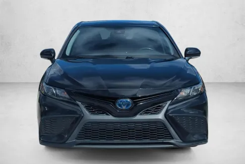 2022 Toyota Camry Hybrid SE photo 2