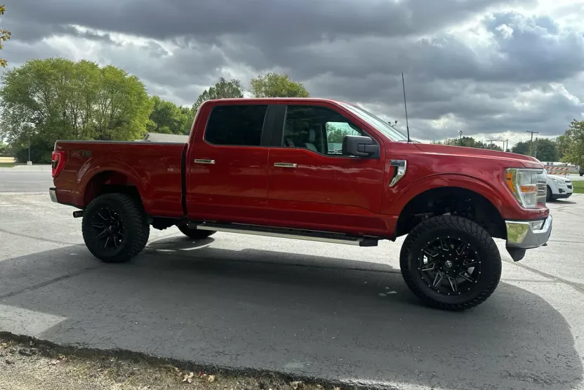 2023 Ford F-150 XLT photo 1