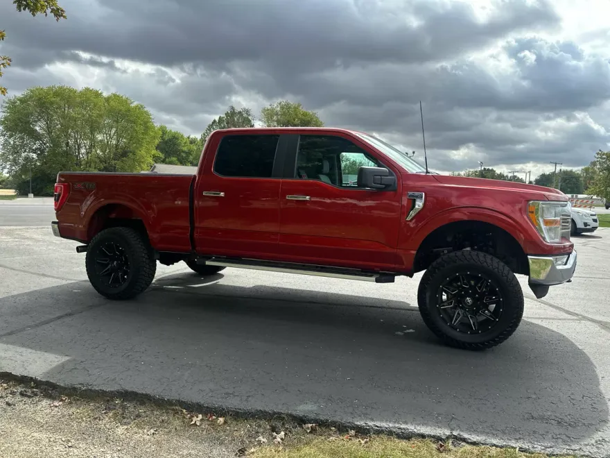 2023 Ford F-150 XLT photo 1