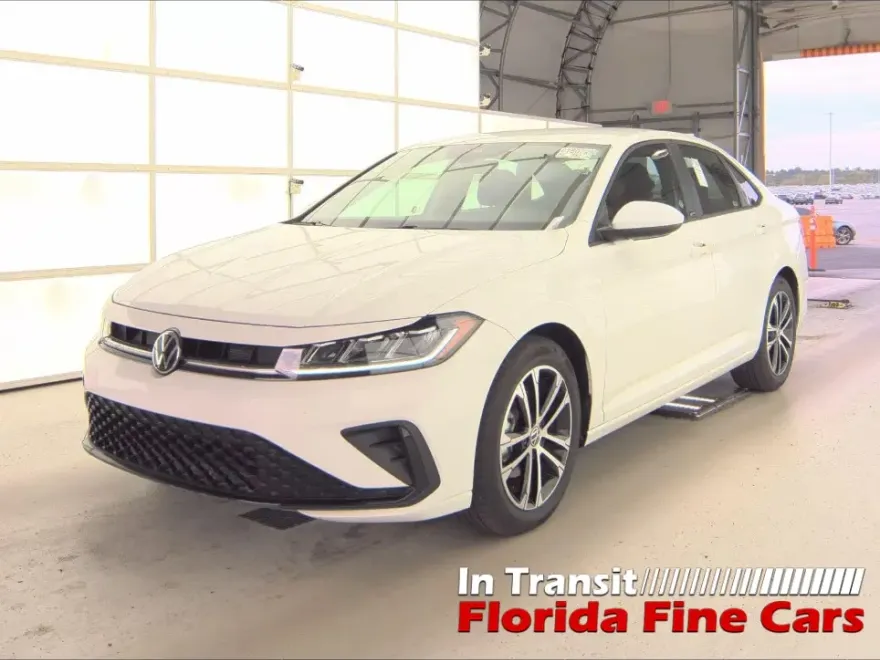 2025 Volkswagen Jetta Sport photo 1