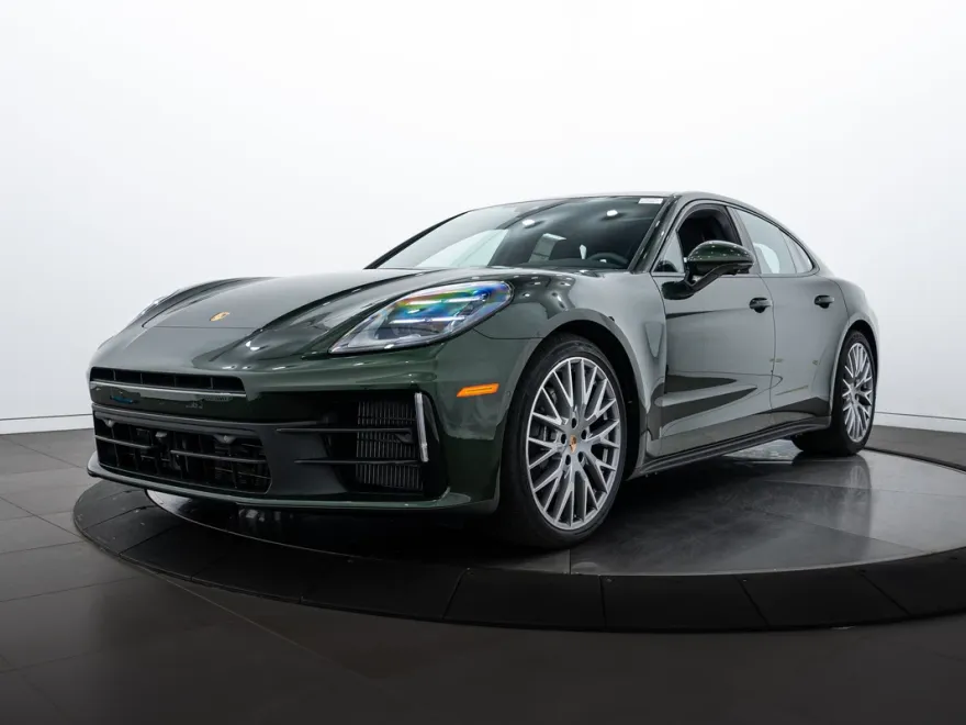 2025 Porsche Panamera 4 photo 1