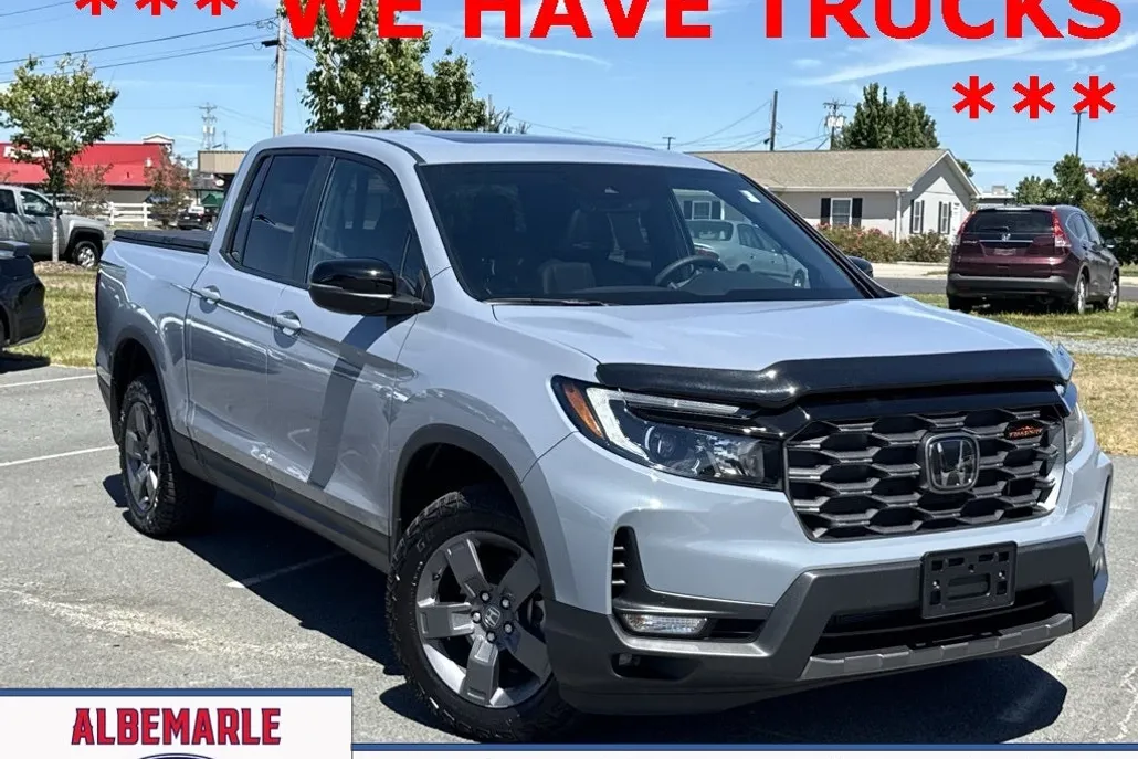 2025 Honda Ridgeline TrailSport photo 1