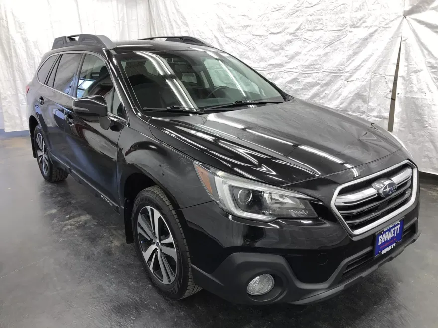2019 Subaru Outback Limited photo 1