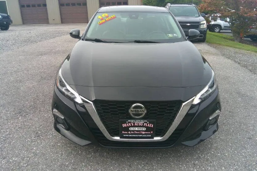 2019 Nissan Altima SL photo 1