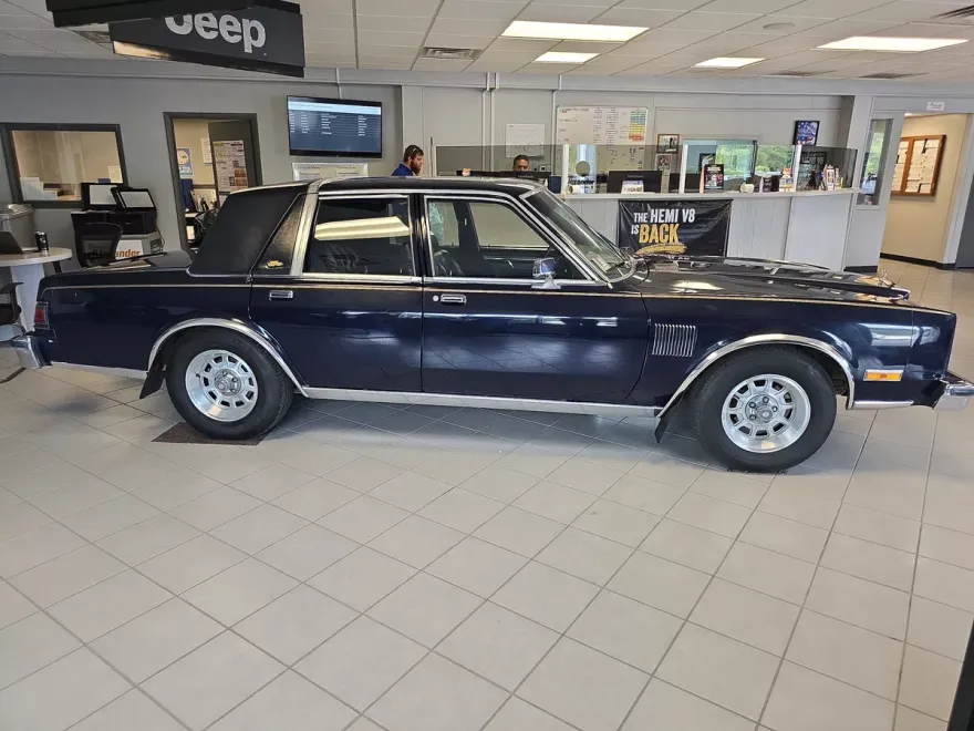 1982 Chrysler New Yorker photo 1