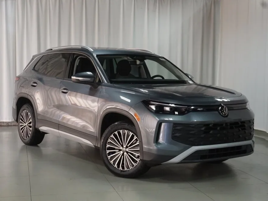 2025 Volkswagen Tiguan S photo 1