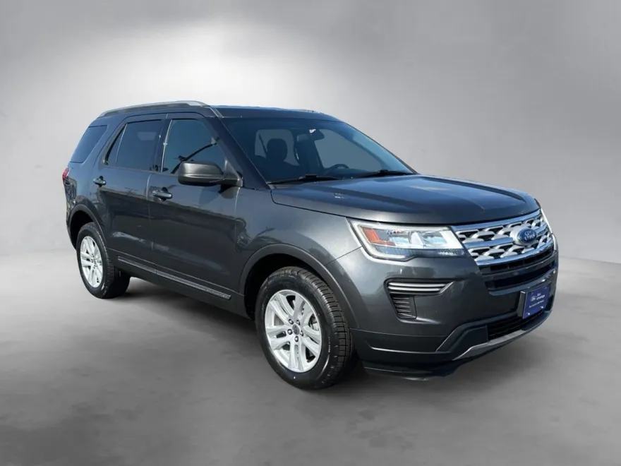 2019 Ford Explorer XLT photo 1