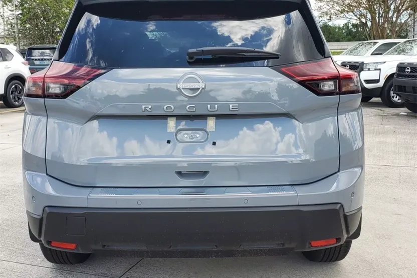2026 Nissan Rogue SV photo 1
