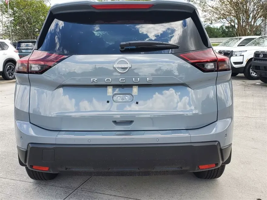 2026 Nissan Rogue SV photo 1