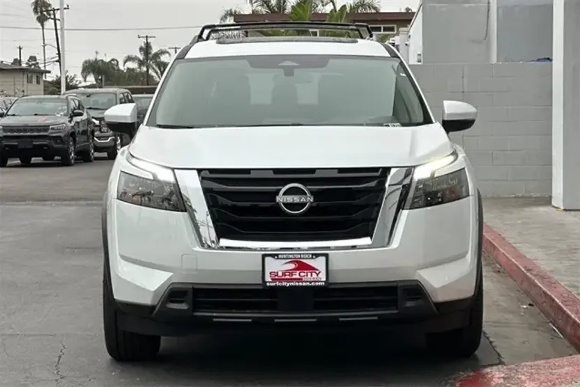2025 Nissan Pathfinder SV photo 1