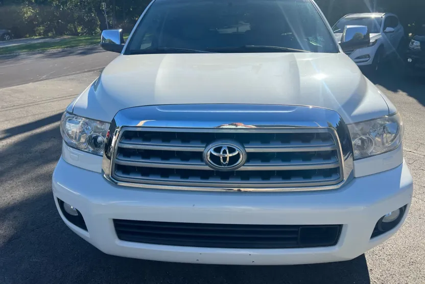 2011 Toyota Sequoia Platinum photo 1