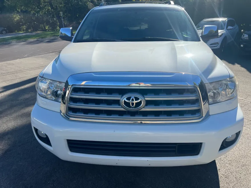 2011 Toyota Sequoia Platinum photo 1