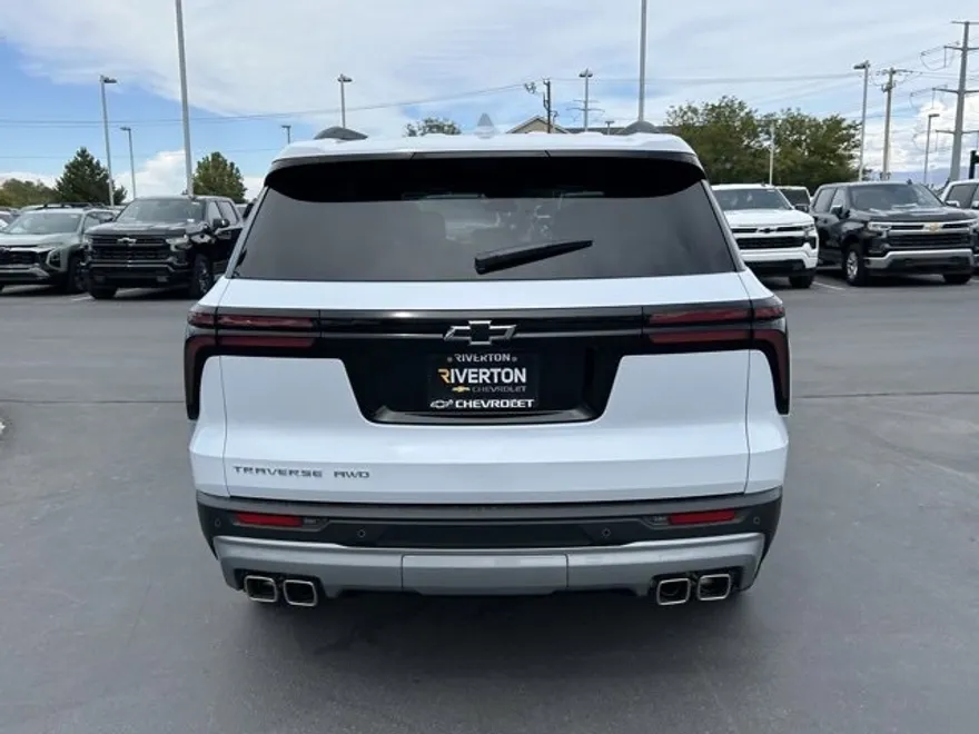 2026 Chevrolet Traverse photo 1