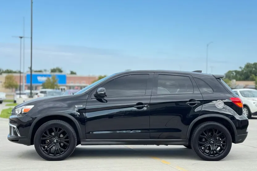 2019 Mitsubishi Outlander Sport photo 1