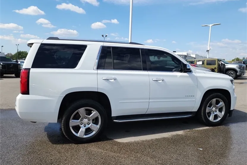 2017 Chevrolet Tahoe Premier photo 1