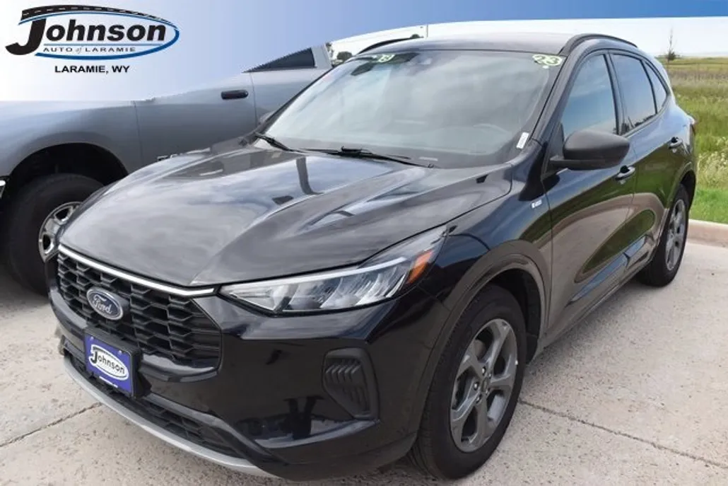 2023 Ford Escape ST-Line photo 1