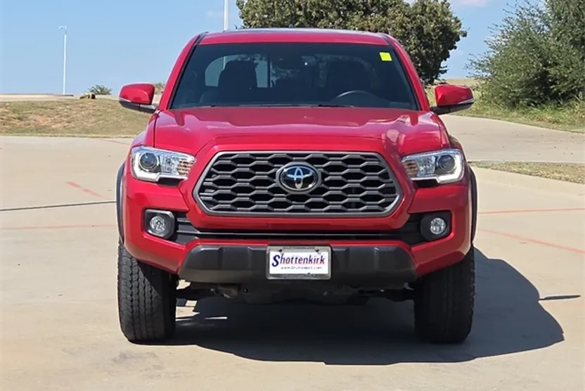 2022 Toyota Tacoma TRD Off-Road photo 1