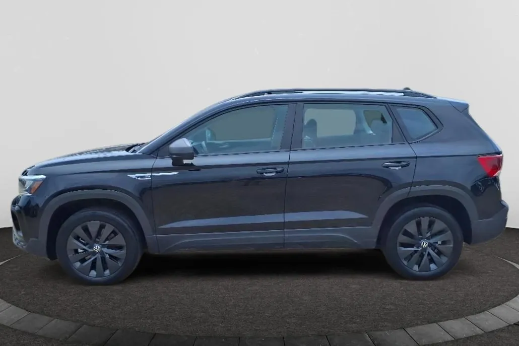 2024 Volkswagen Taos S photo 1