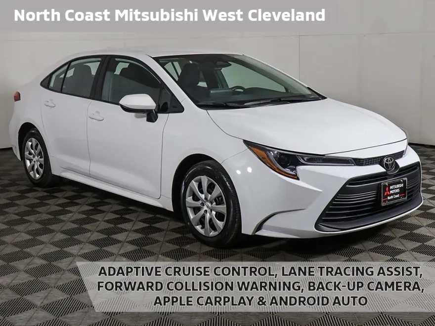 2024 Toyota Corolla LE photo 1