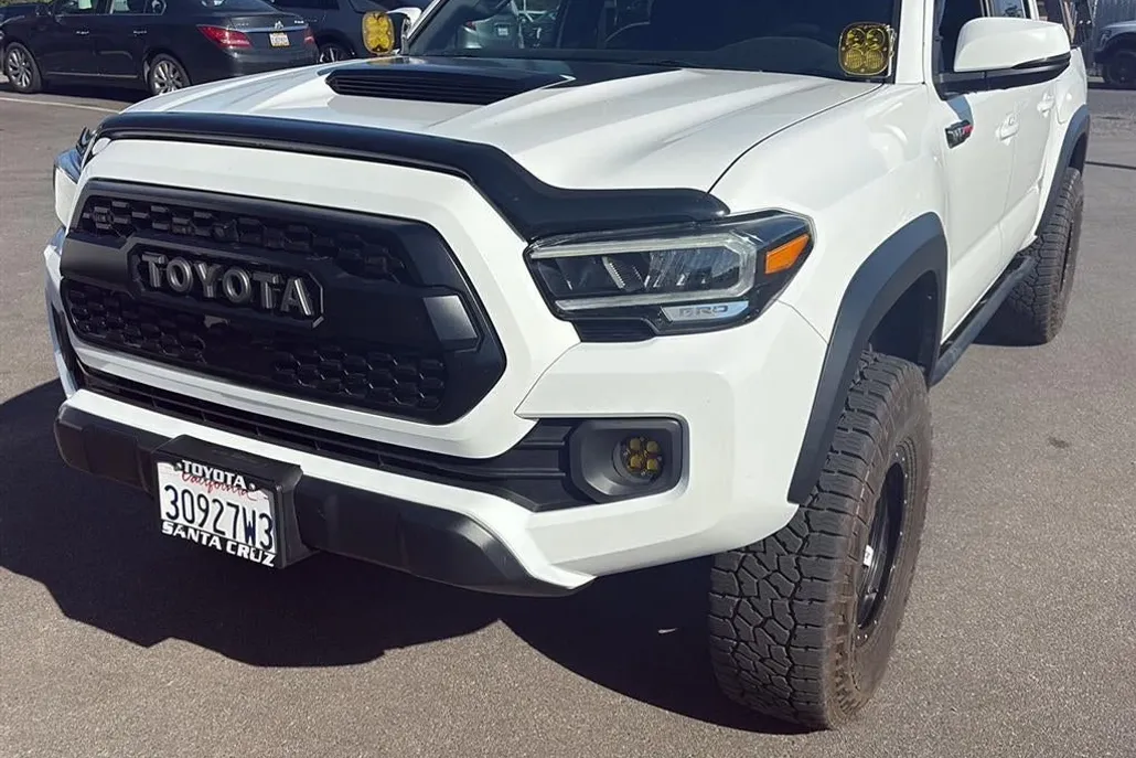 2020 Toyota Tacoma 4x4 SR5 photo 1