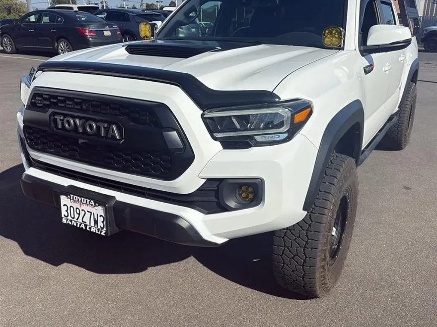 2020 Toyota Tacoma 4x4 SR5 photo 1