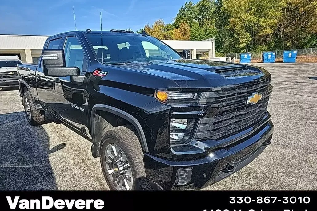 2024 Chevrolet Silverado 2500HD Custom photo 1