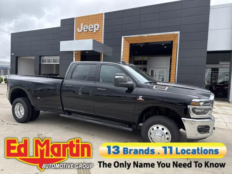 2025 Ram 3500 Tradesman photo 1