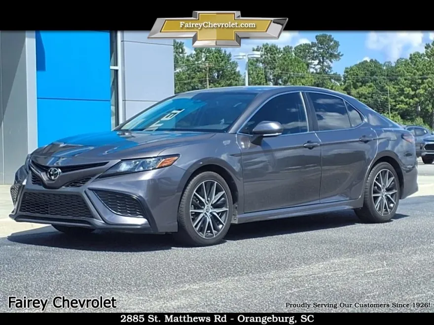 2022 Toyota Camry SE photo 1
