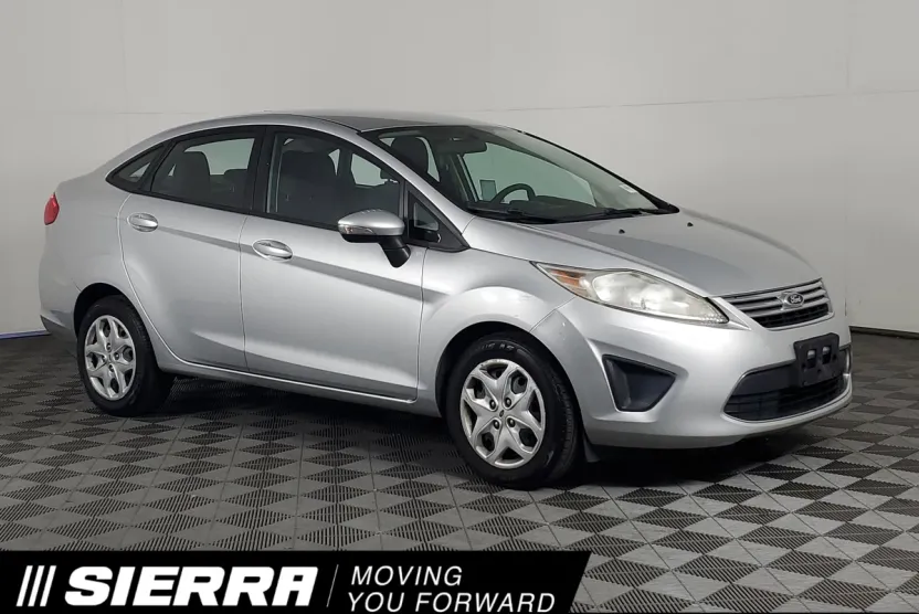 2013 Ford Fiesta SE photo 1