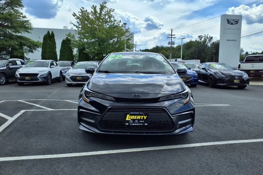 2022 Toyota Corolla SE photo 1