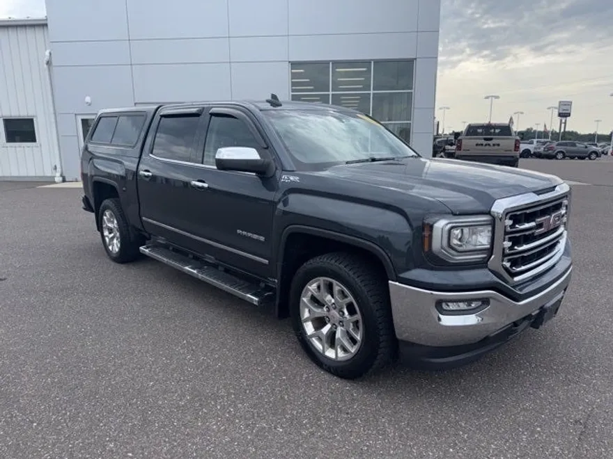 2017 Gmc Sierra 1500 SLT photo 1