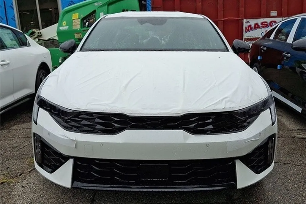 2026 Kia K5 GT-Line photo 1