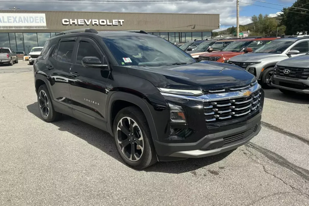 2025 Chevrolet Equinox LT photo 1