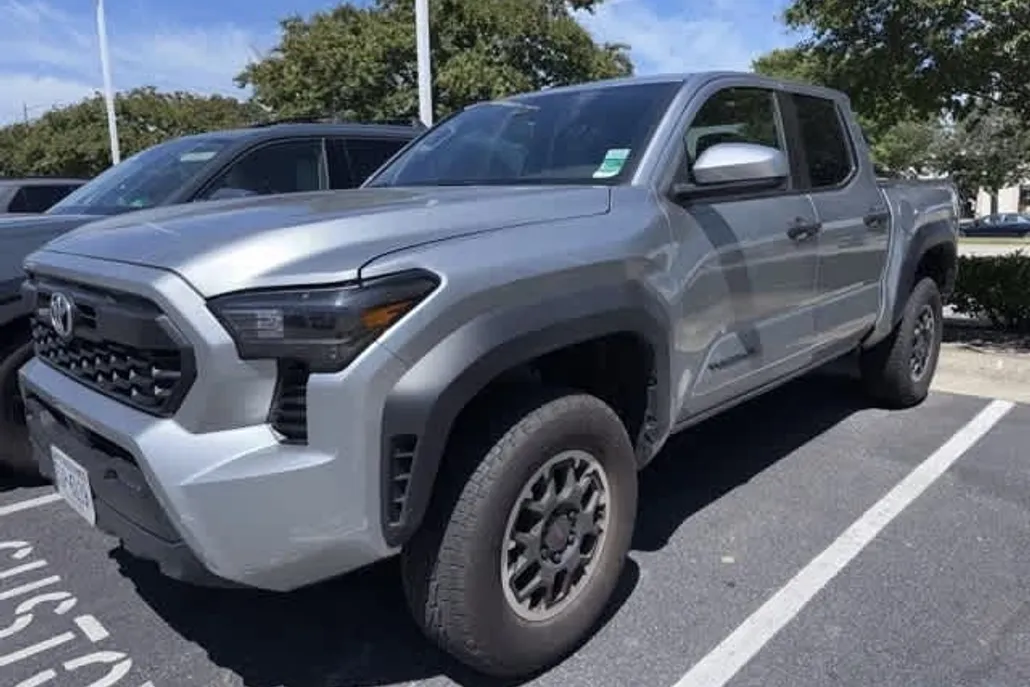 2024 Toyota Tacoma TRD photo 1
