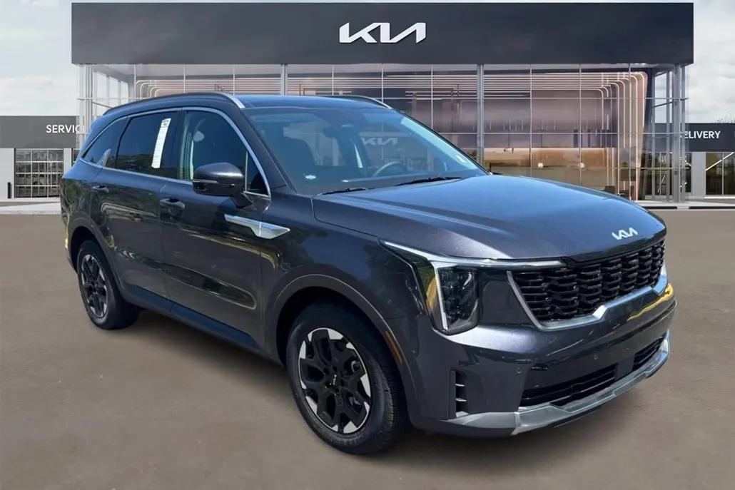 2025 Kia Sorento S photo 1