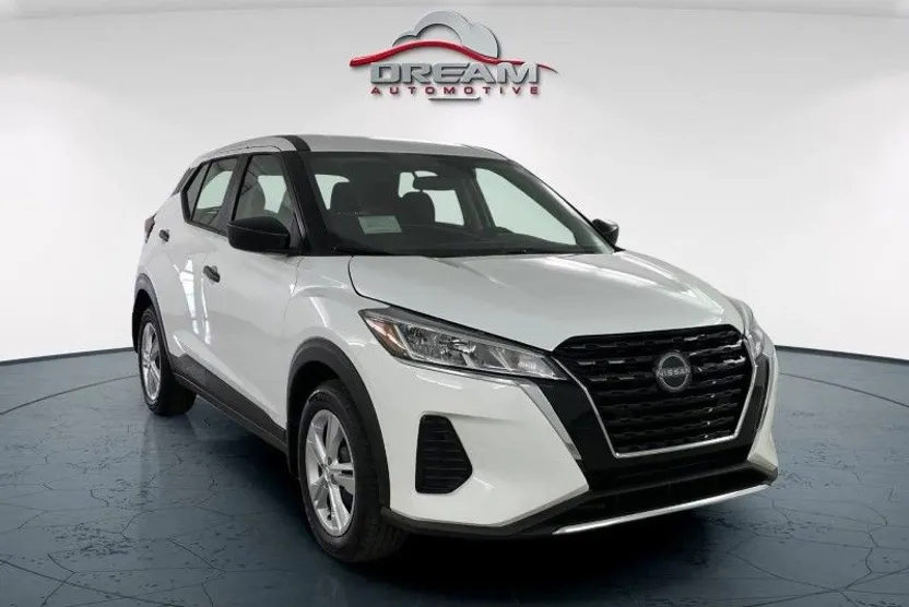 2025 Nissan Kicks Play S photo 1