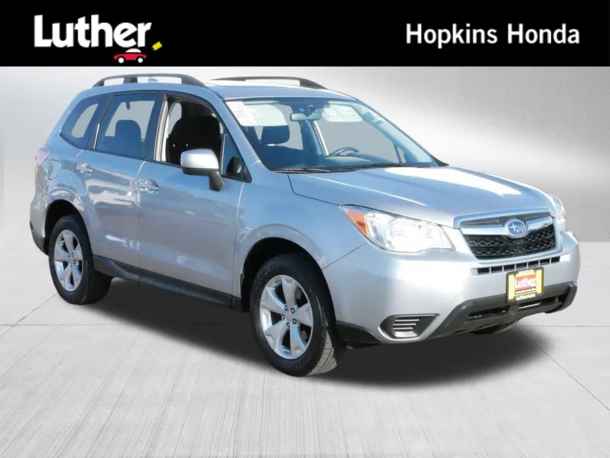 2016 Subaru Forester 2.5i Premium photo 1